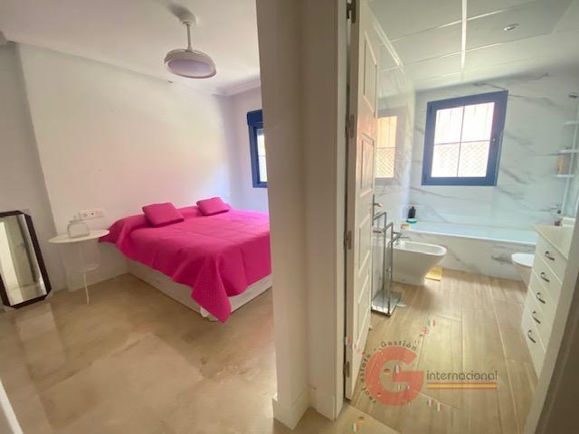 For sale of flat in Almuñécar