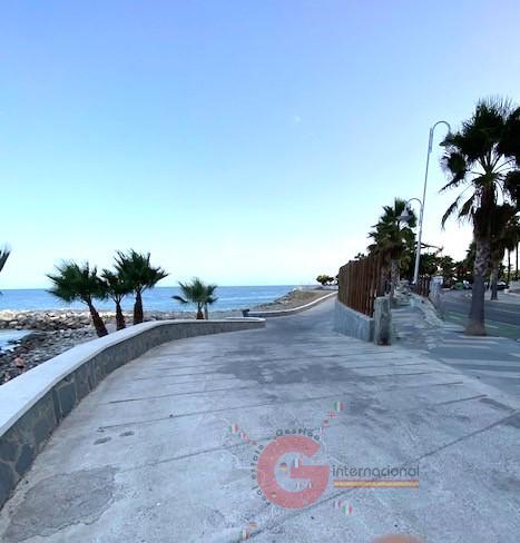For sale of apartment in Almuñécar