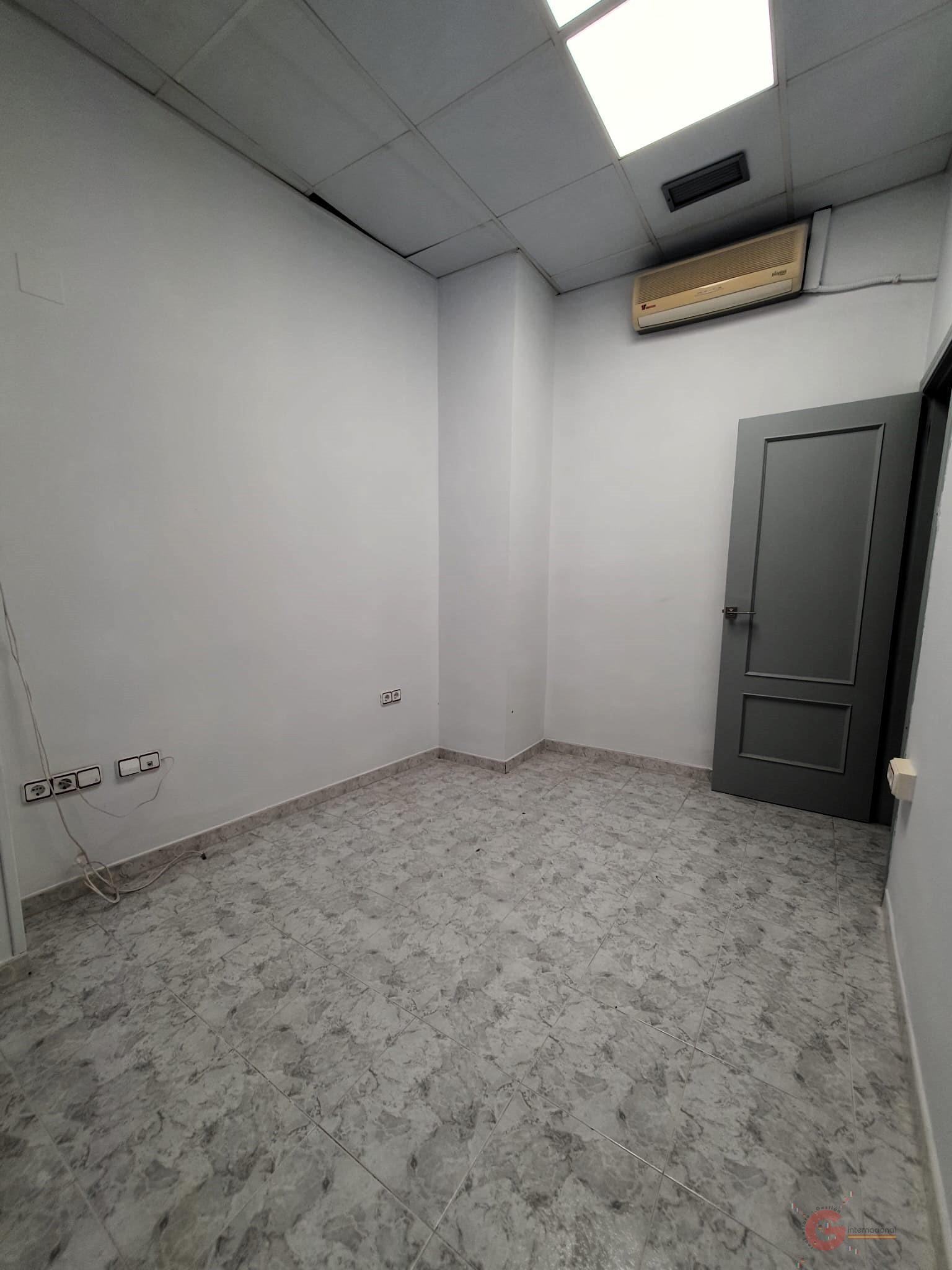 Venta de local comercial en Motril