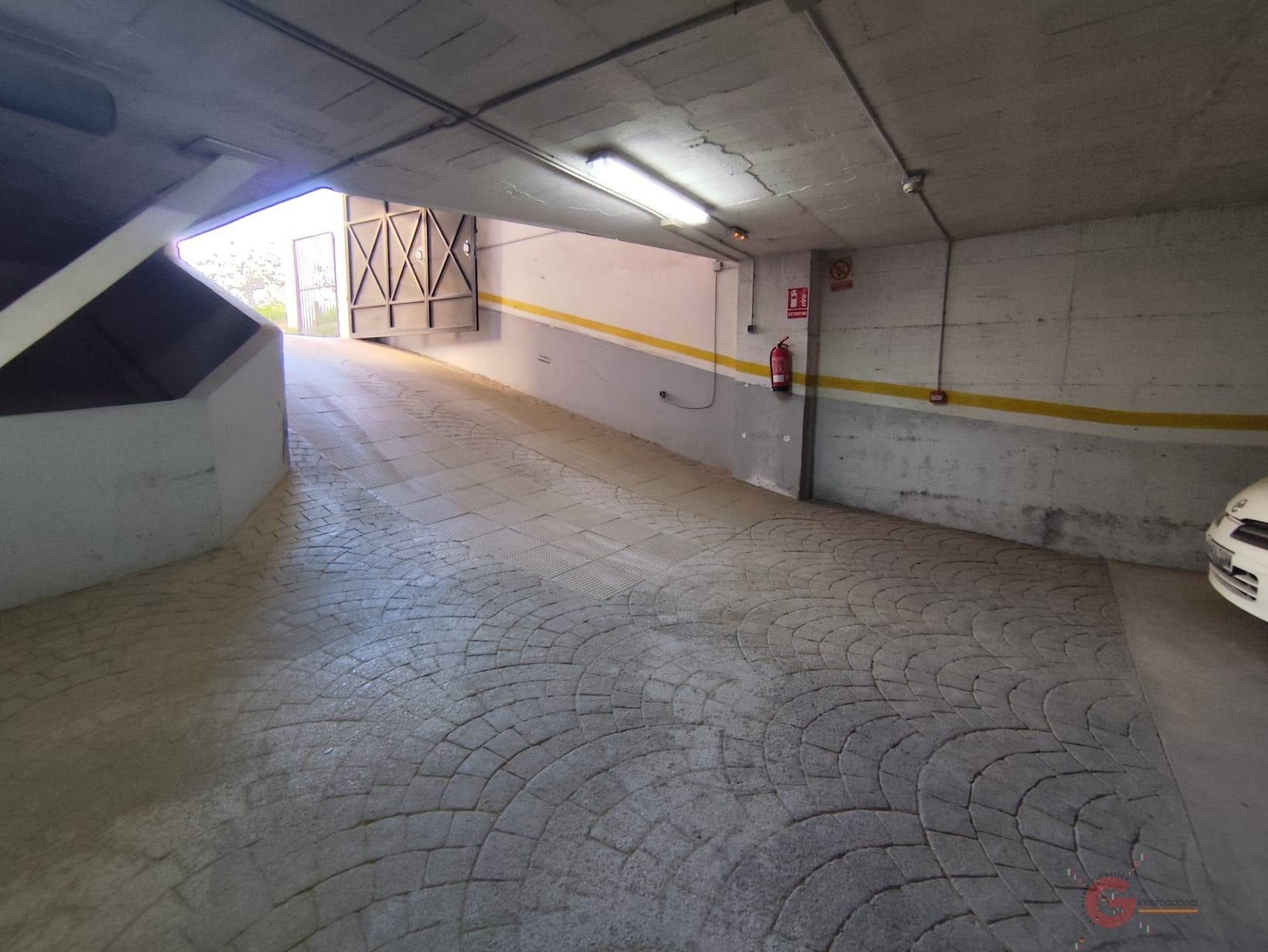 For sale of garage in Almuñécar