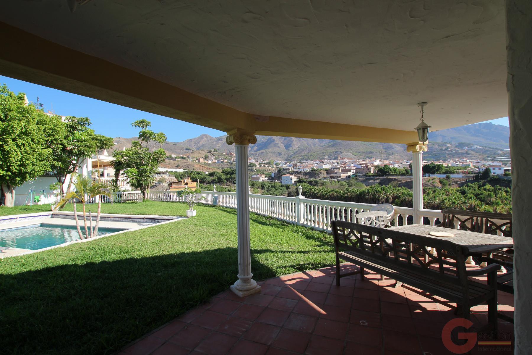 Venta de finca rústica en Molvízar