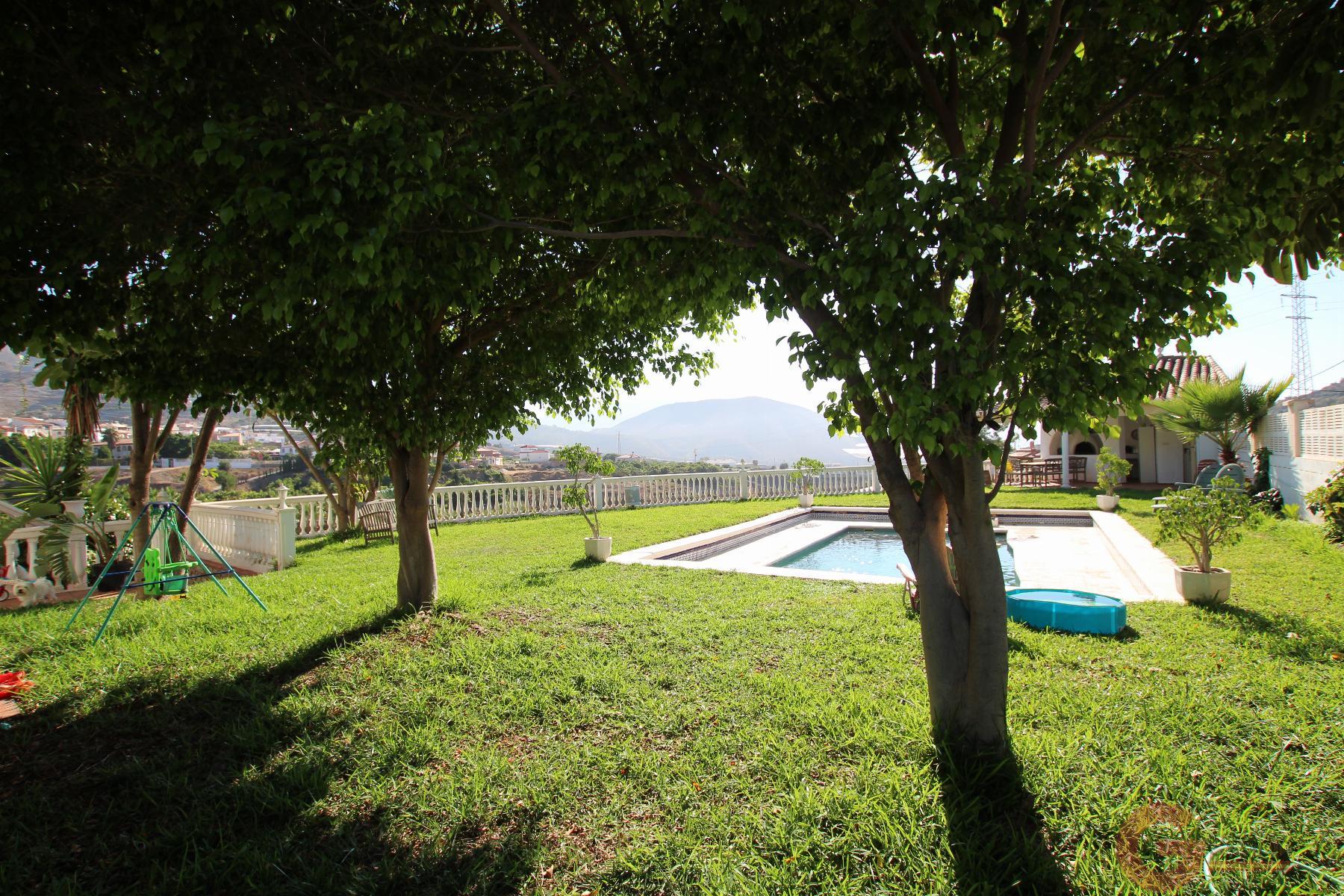 Venta de finca rústica en Molvízar