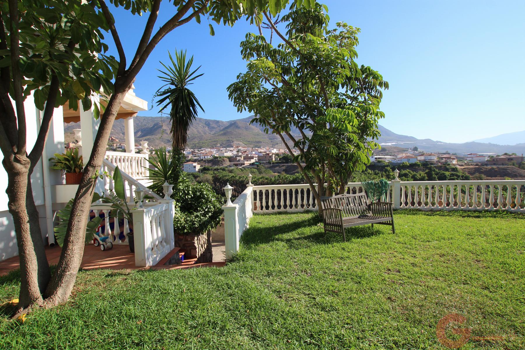 Venta de finca rústica en Molvízar