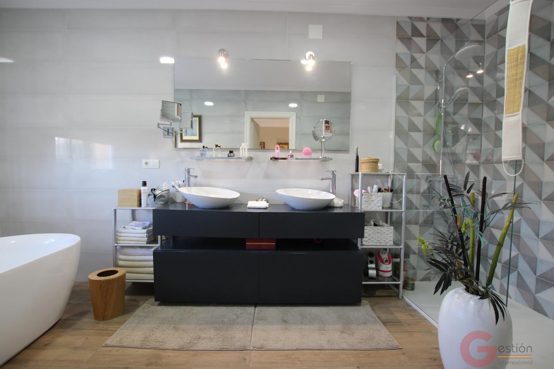 Venta de finca rústica en Molvízar