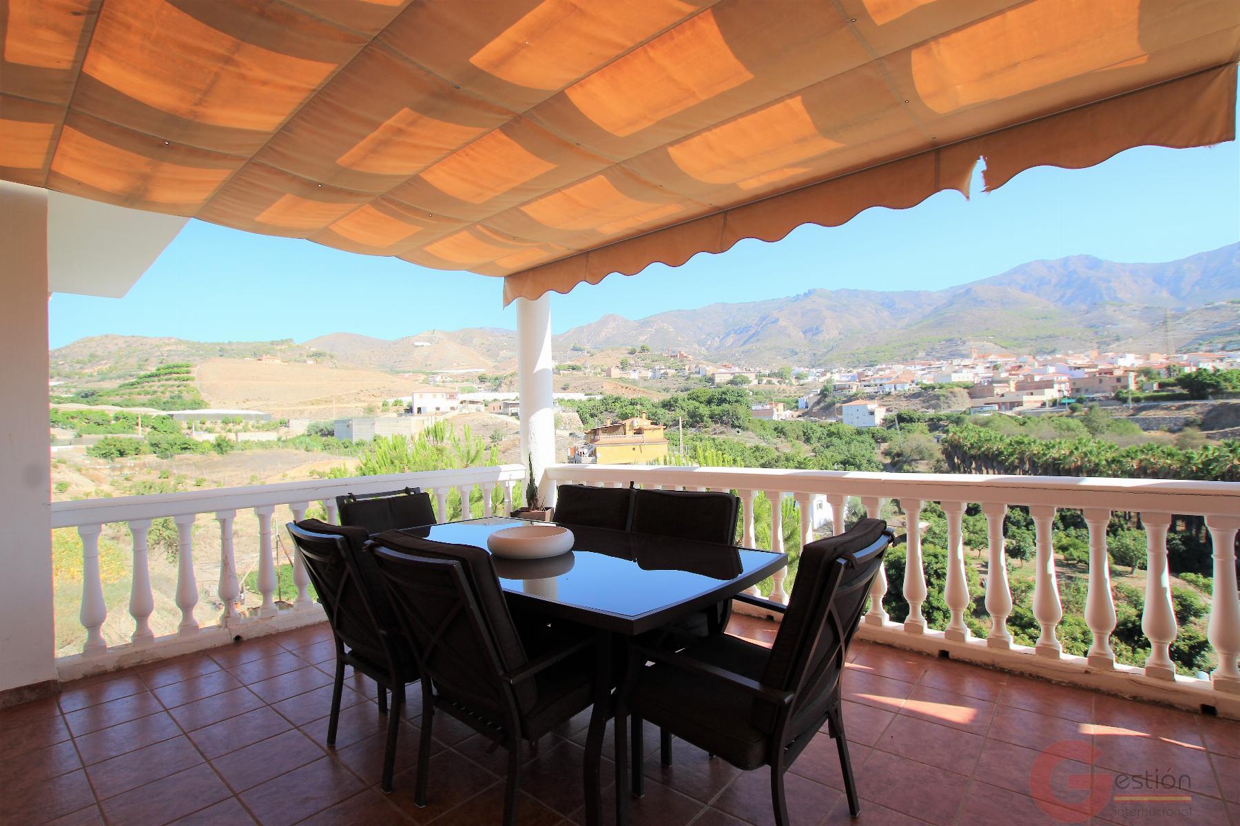 Venta de finca rústica en Molvízar