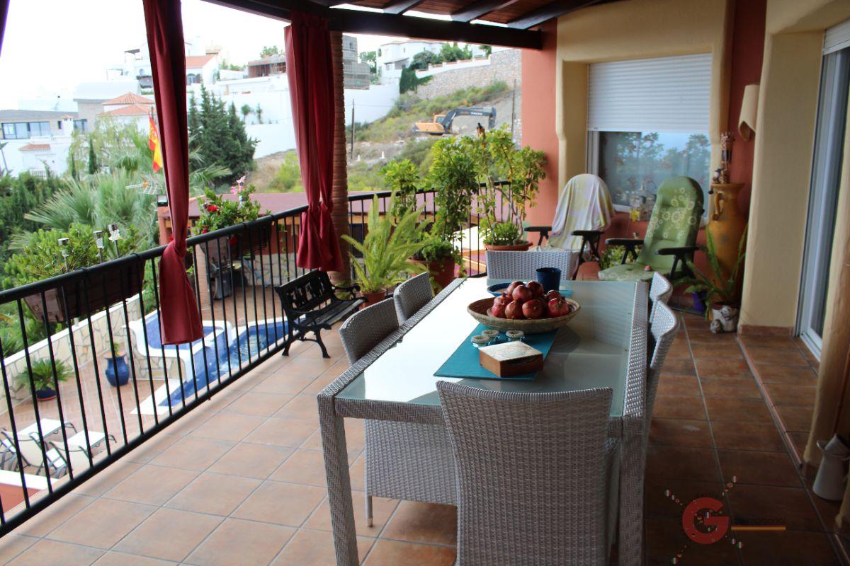 For sale of villa in Salobreña