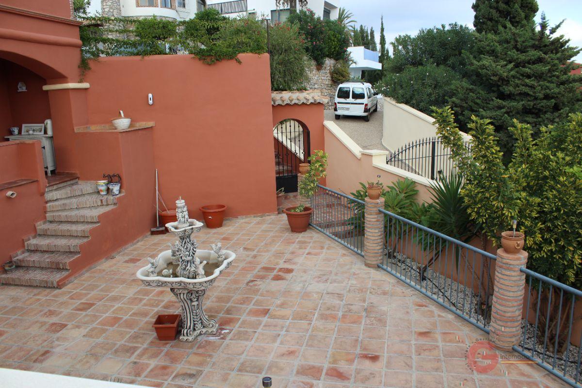 For sale of villa in Salobreña