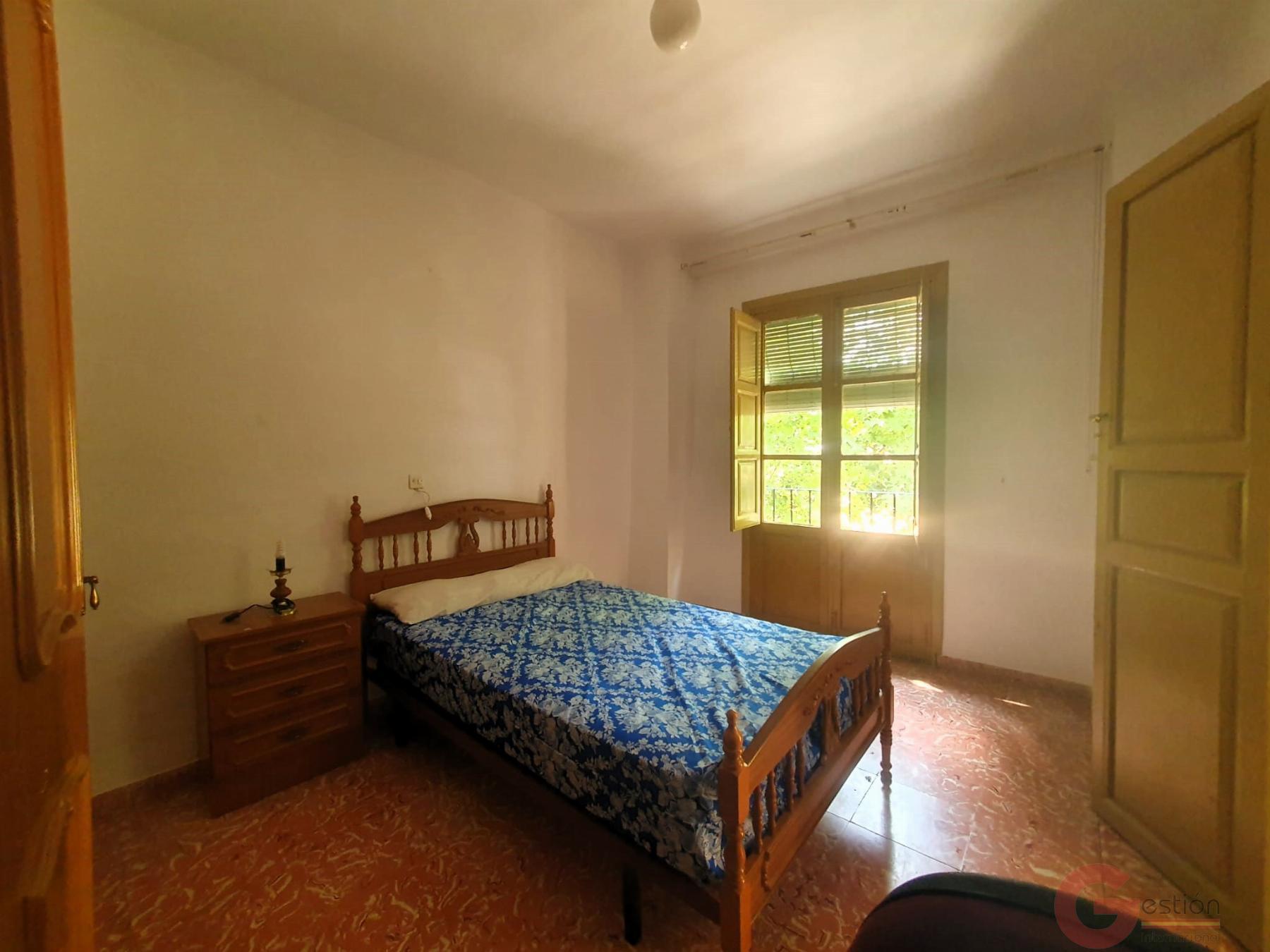 For sale of flat in Lanjarón