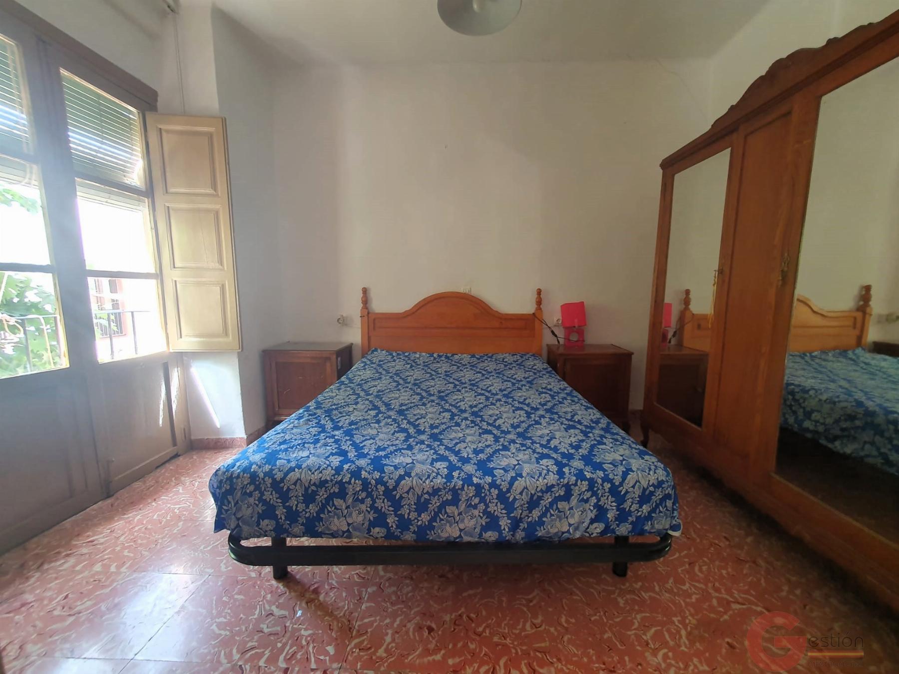 For sale of flat in Lanjarón