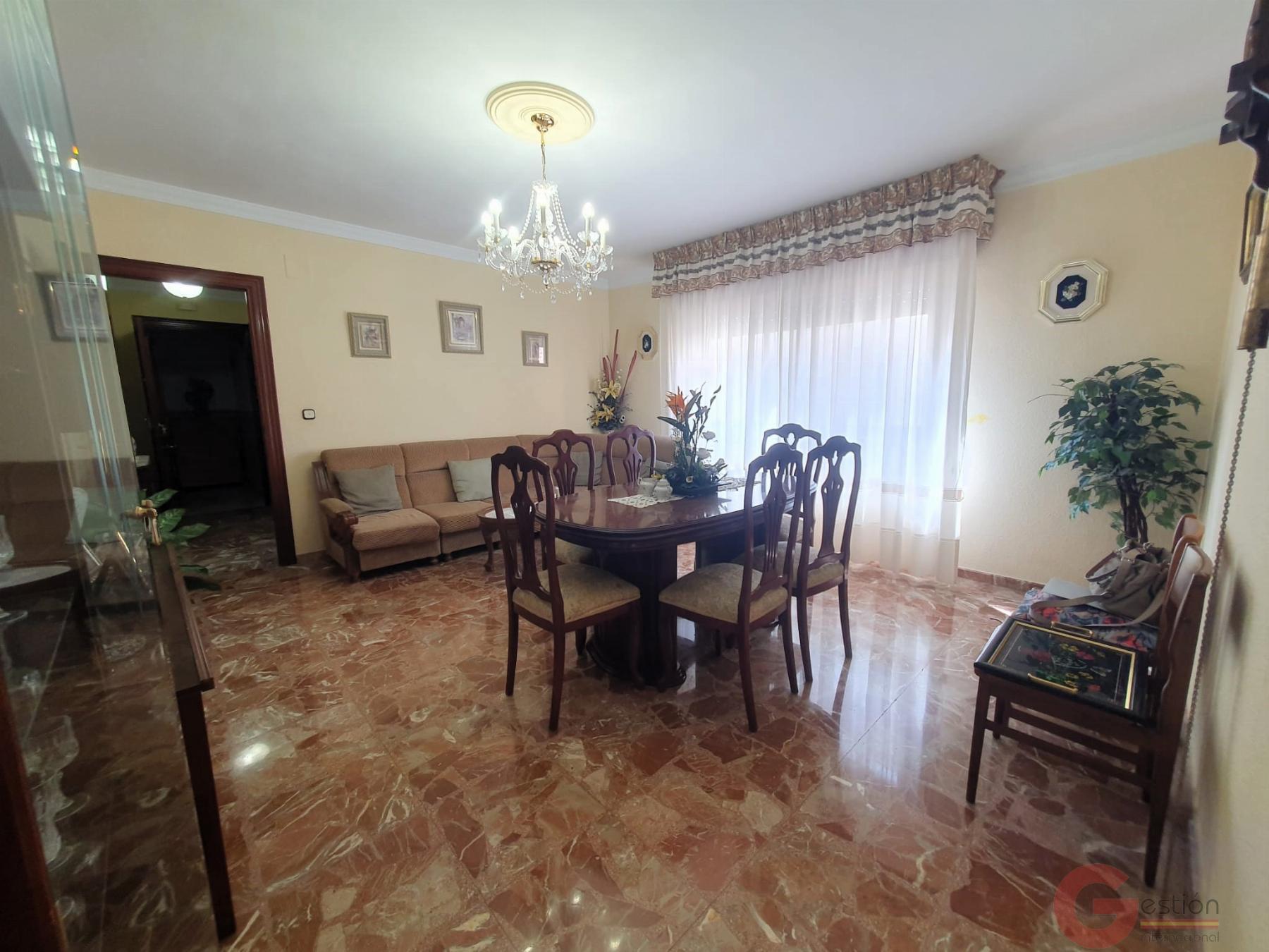 For sale of flat in Lanjarón