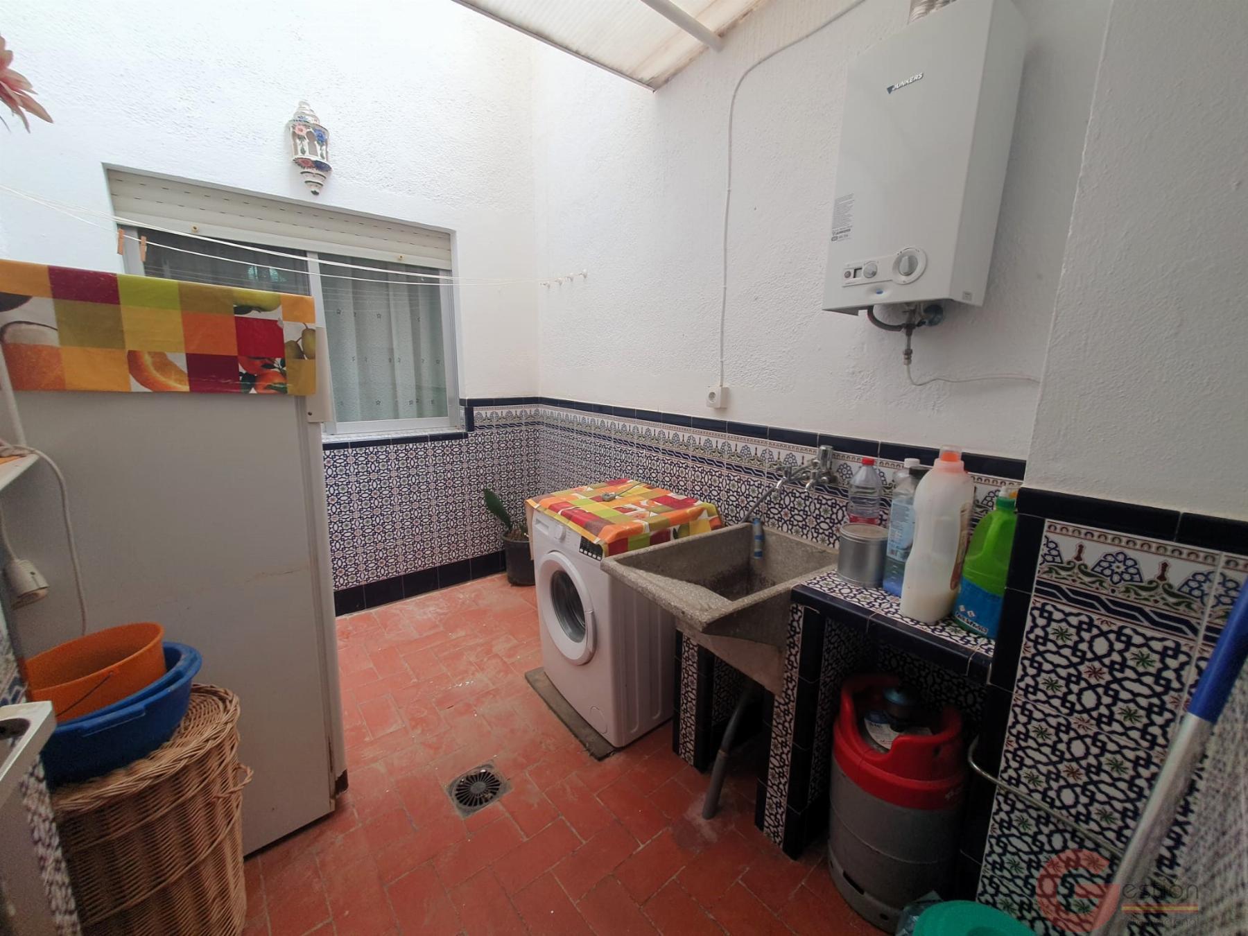 For sale of flat in Lanjarón