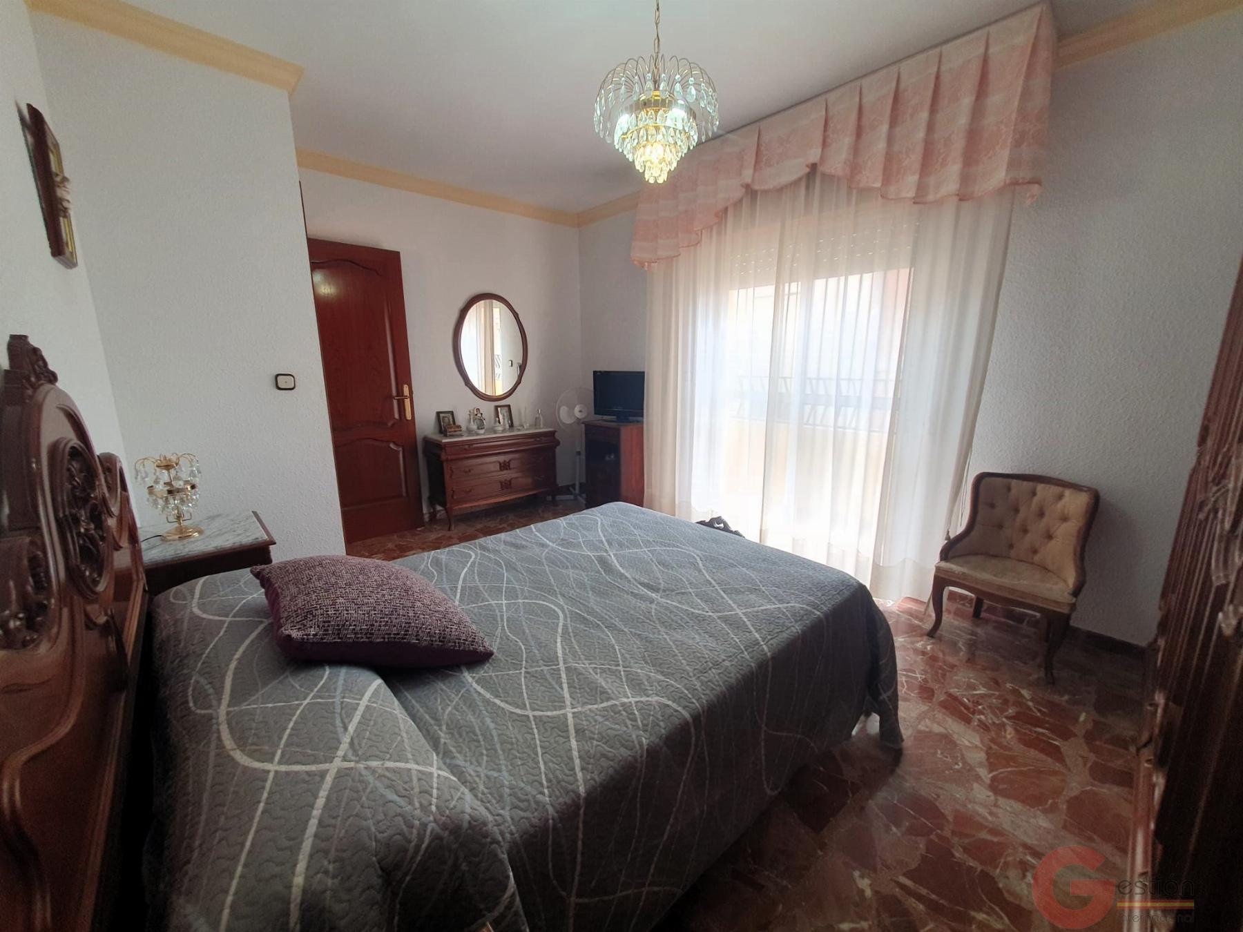 For sale of flat in Lanjarón