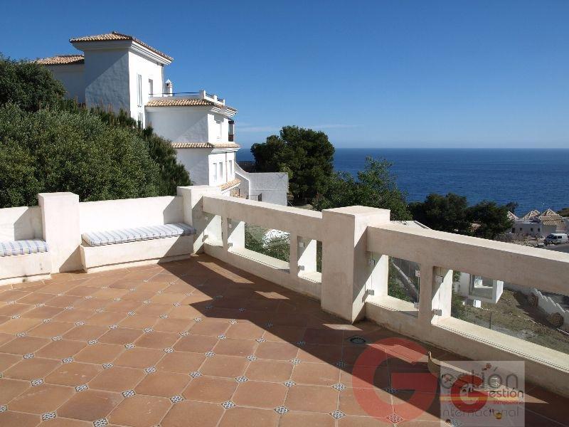 For sale of villa in Salobreña