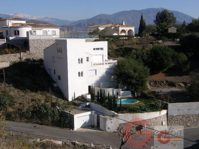 For sale of villa in Salobreña