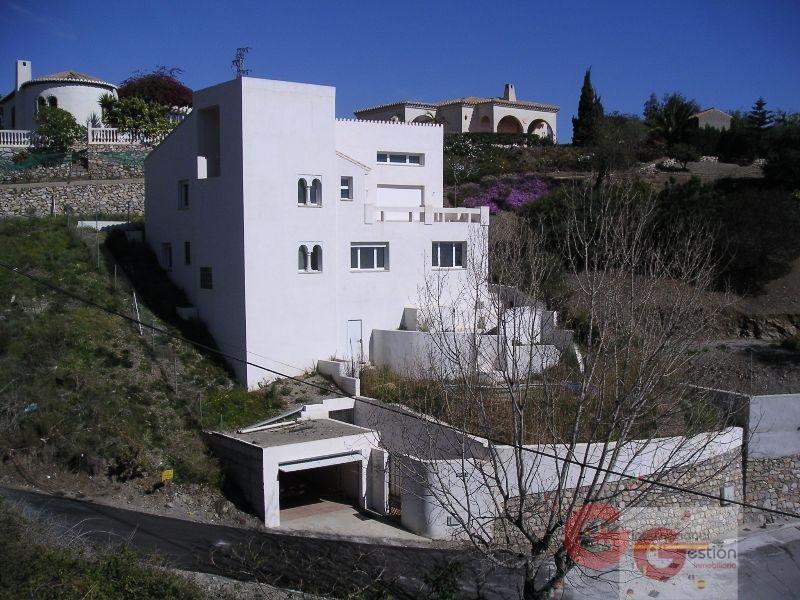 For sale of villa in Salobreña