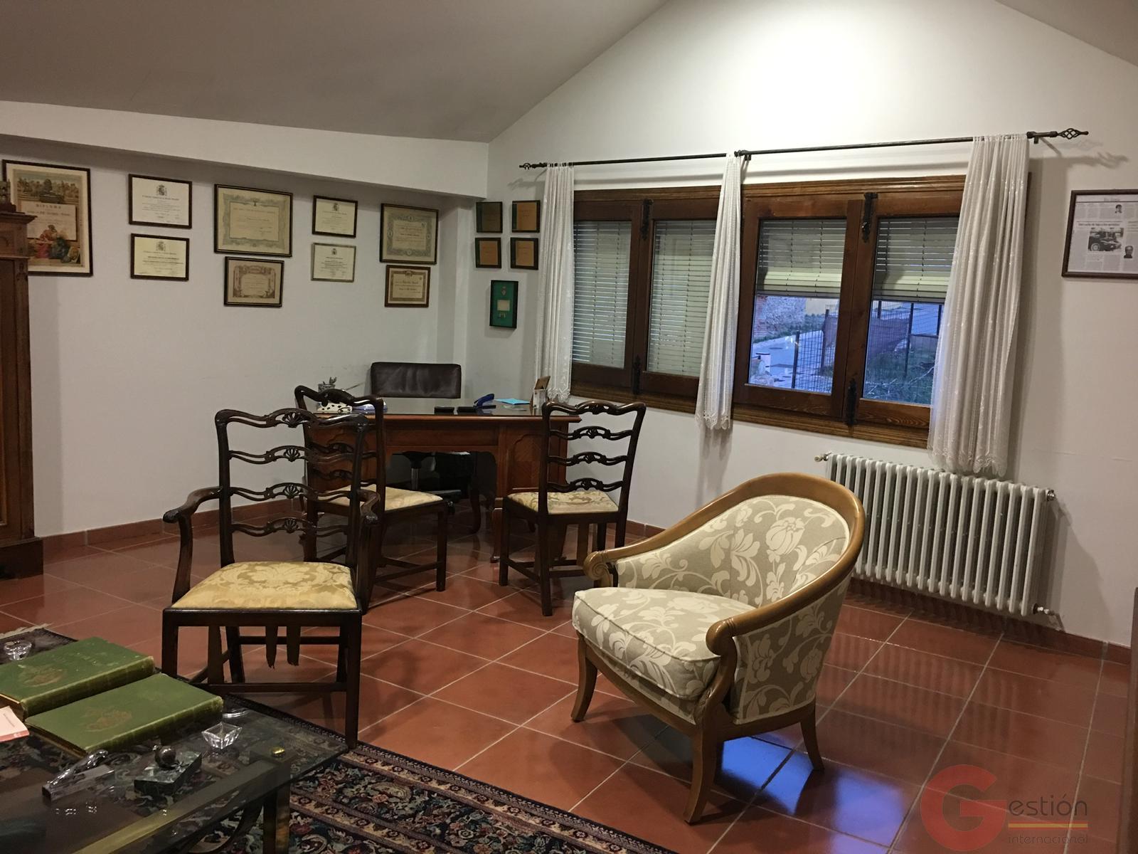 For sale of building in Guadix