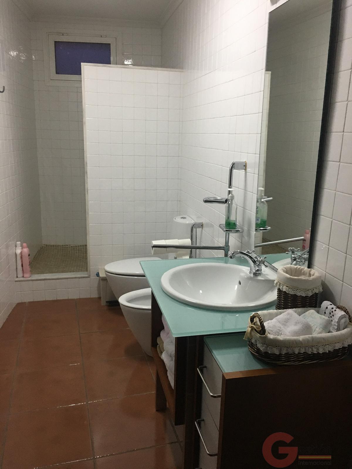 For sale of building in Guadix