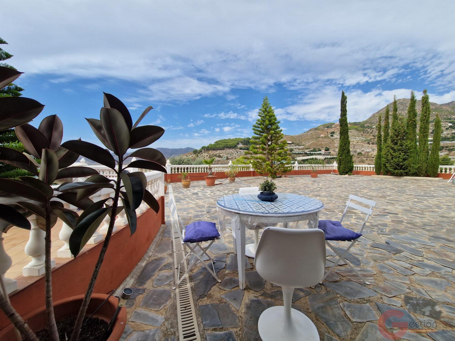 Venta de finca rústica en Molvízar