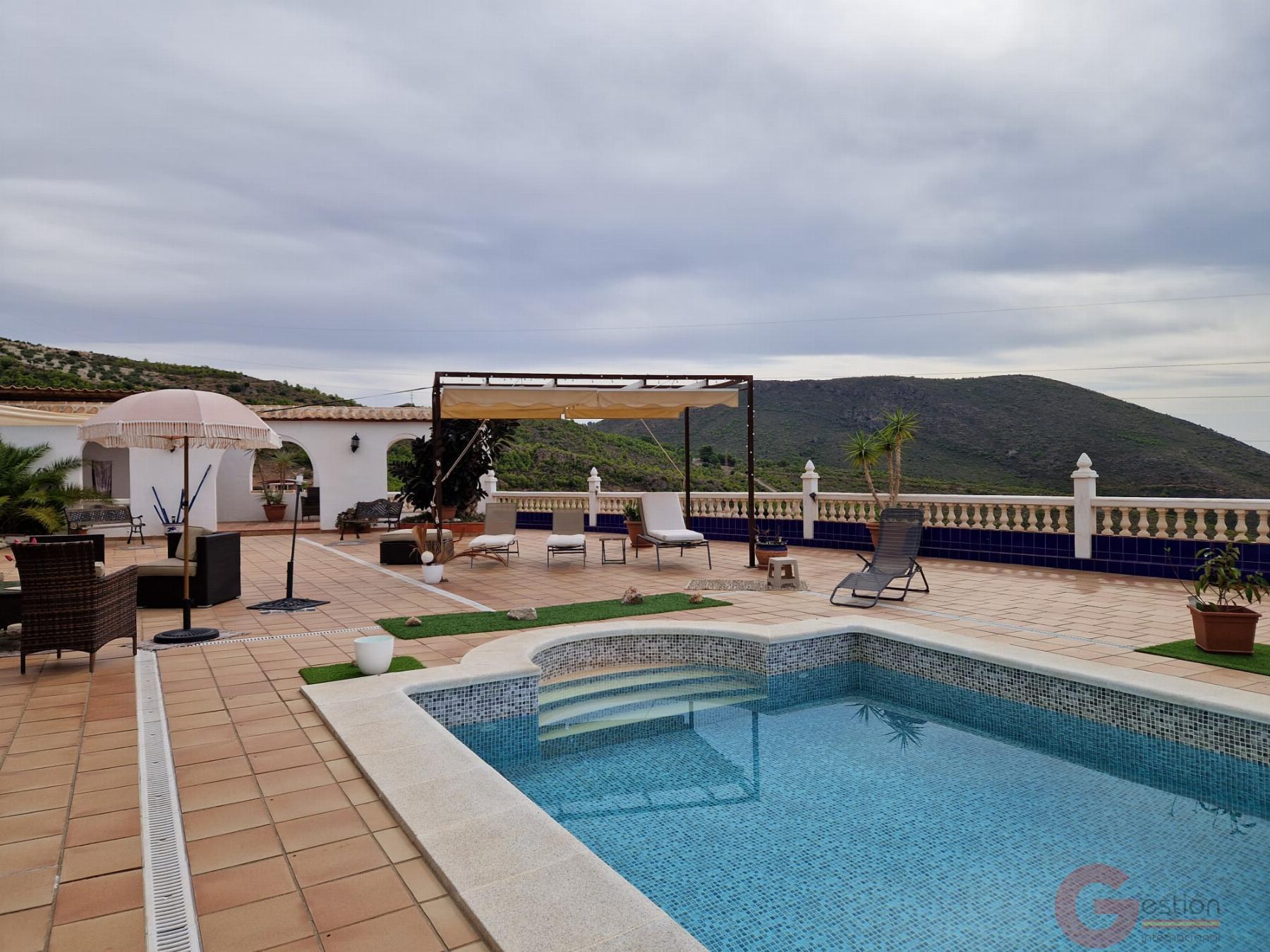 Venta de finca rústica en Molvízar