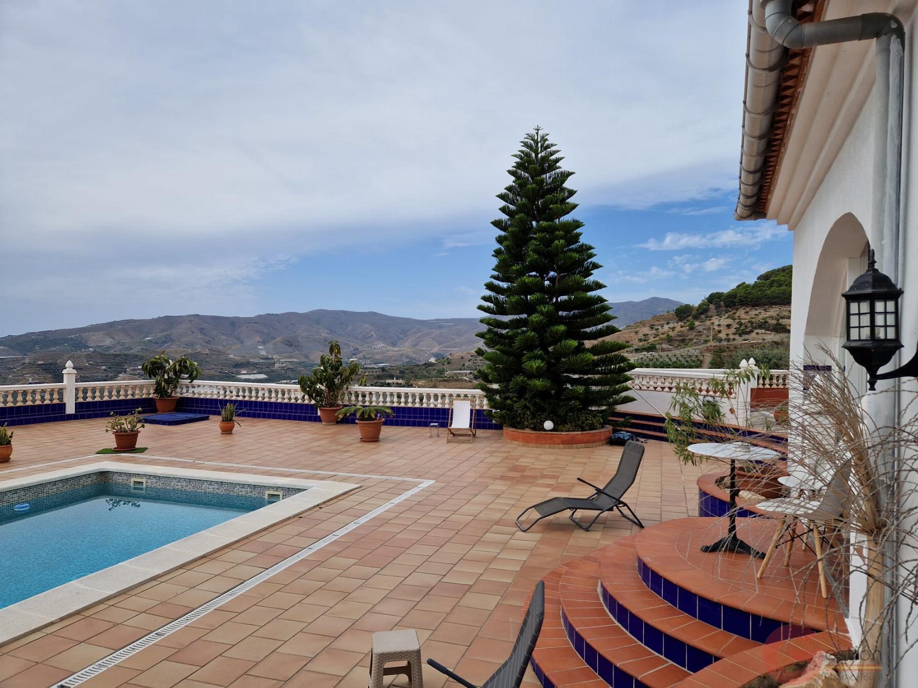 Venta de finca rústica en Molvízar
