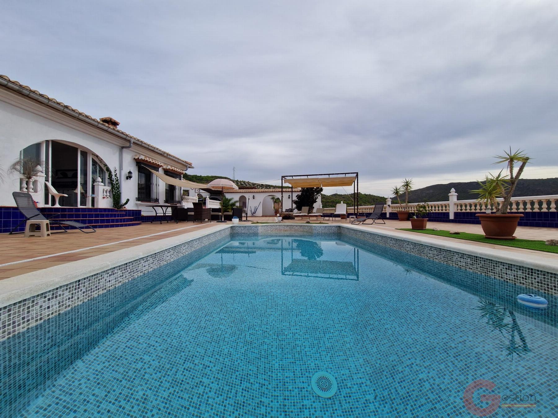 Venta de finca rústica en Molvízar