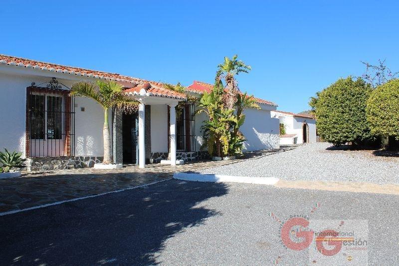 Venta de villa en Almuñécar