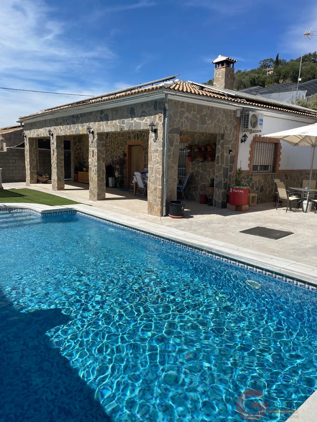 Venta de villa en Iznájar