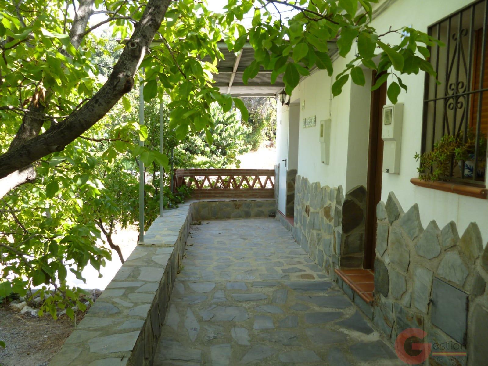 Venta de villa en Otívar