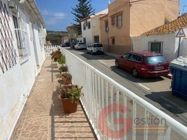Venta de villa en Almayate Bajo