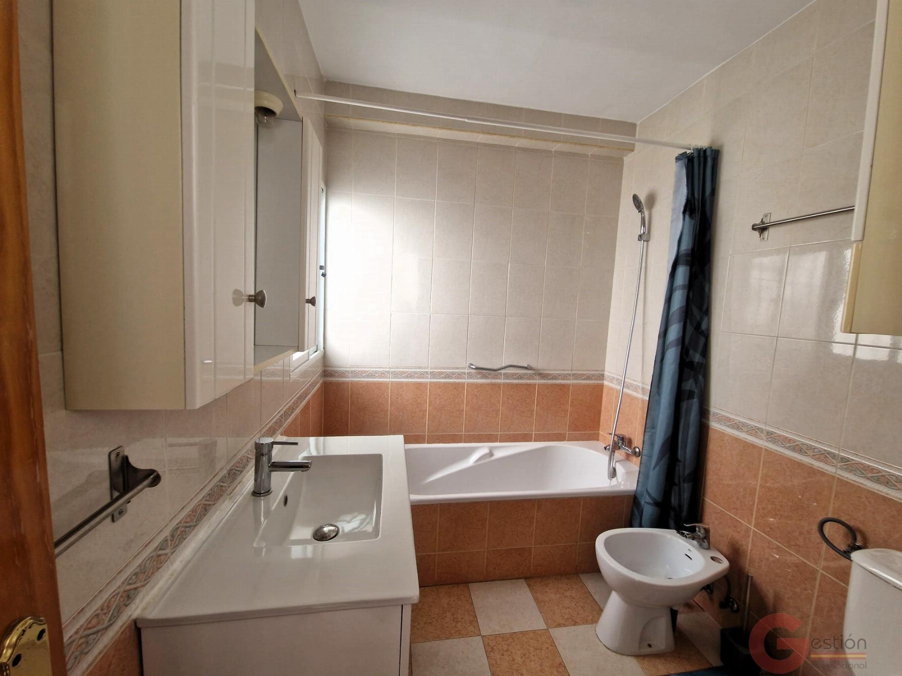 Venta de casa en Vélez de Benaudalla