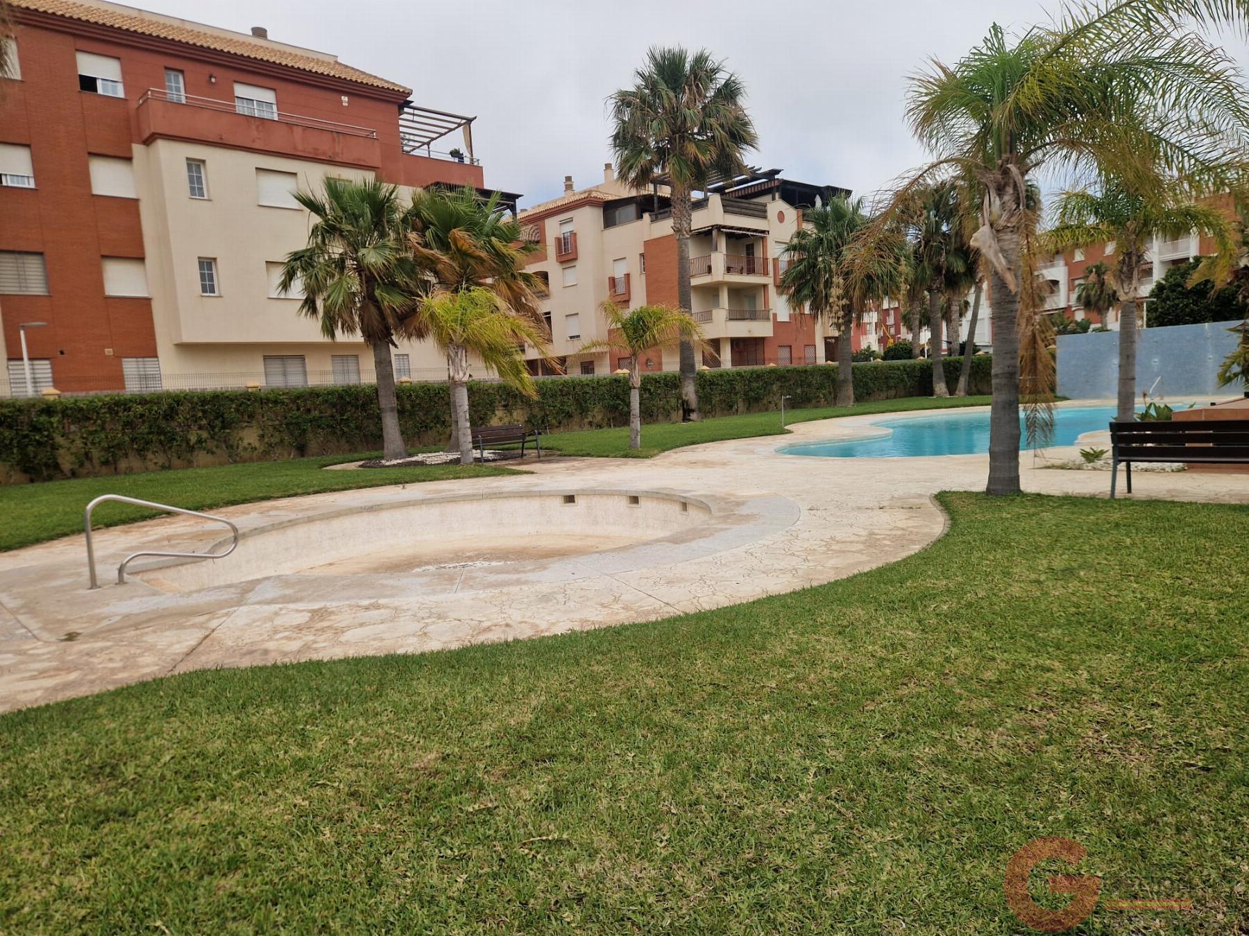Venta de piso en Calahonda