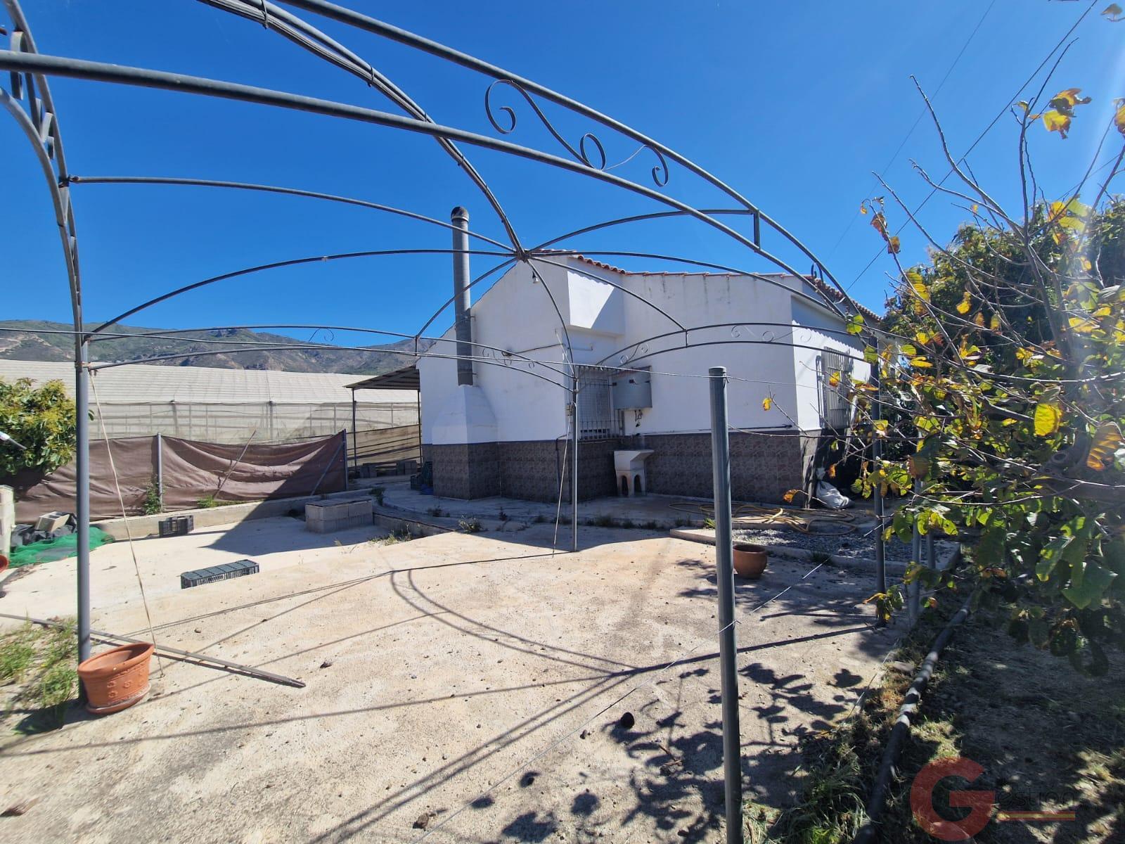 Venta de finca rústica en Molvízar