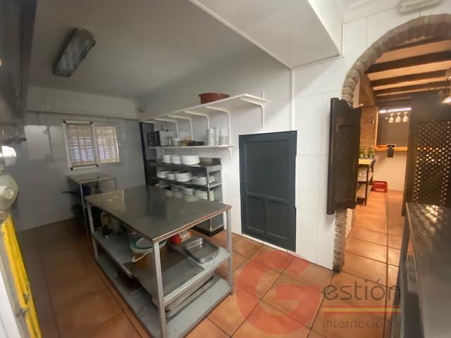 Venta de edificio en Otívar