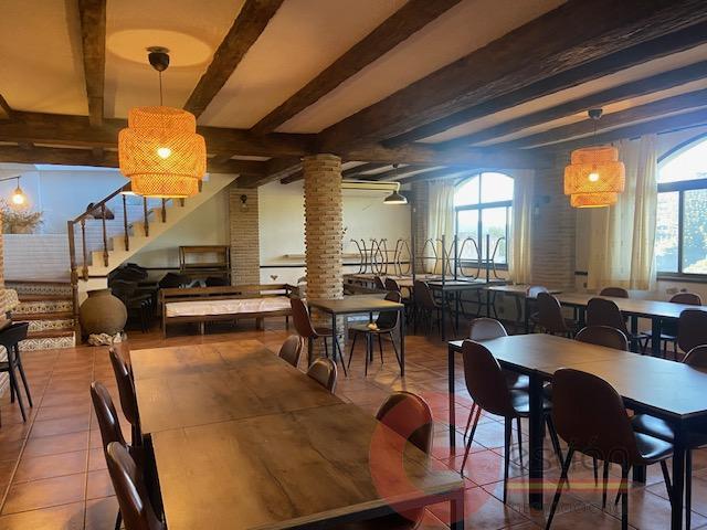 Venta de edificio en Otívar