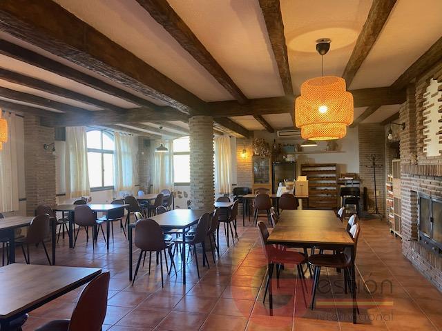 Venta de edificio en Otívar