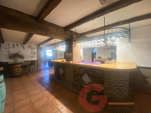 Venta de edificio en Otívar