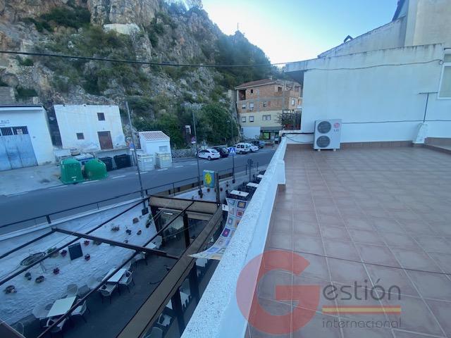 Venta de edificio en Otívar