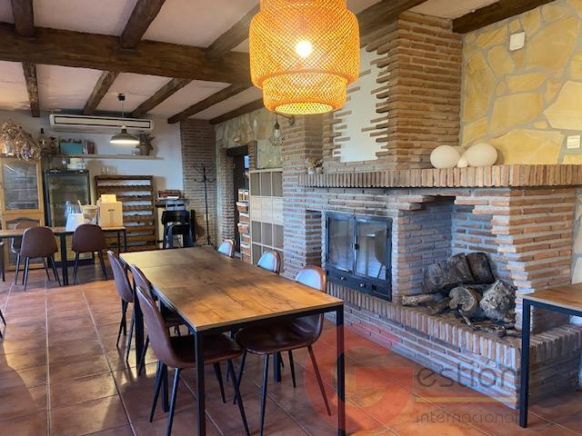 Venta de edificio en Otívar