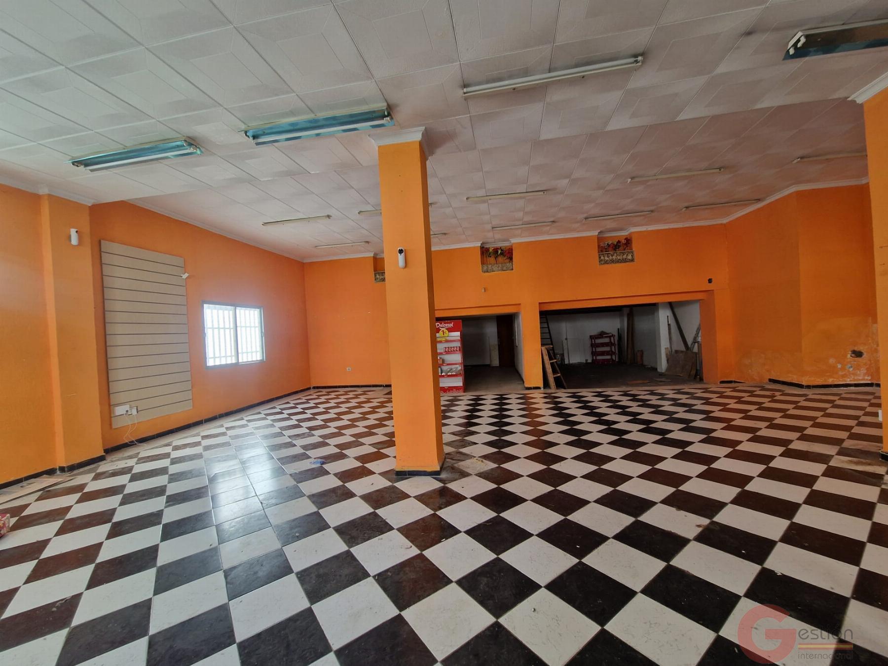Venta de local en Salobreña