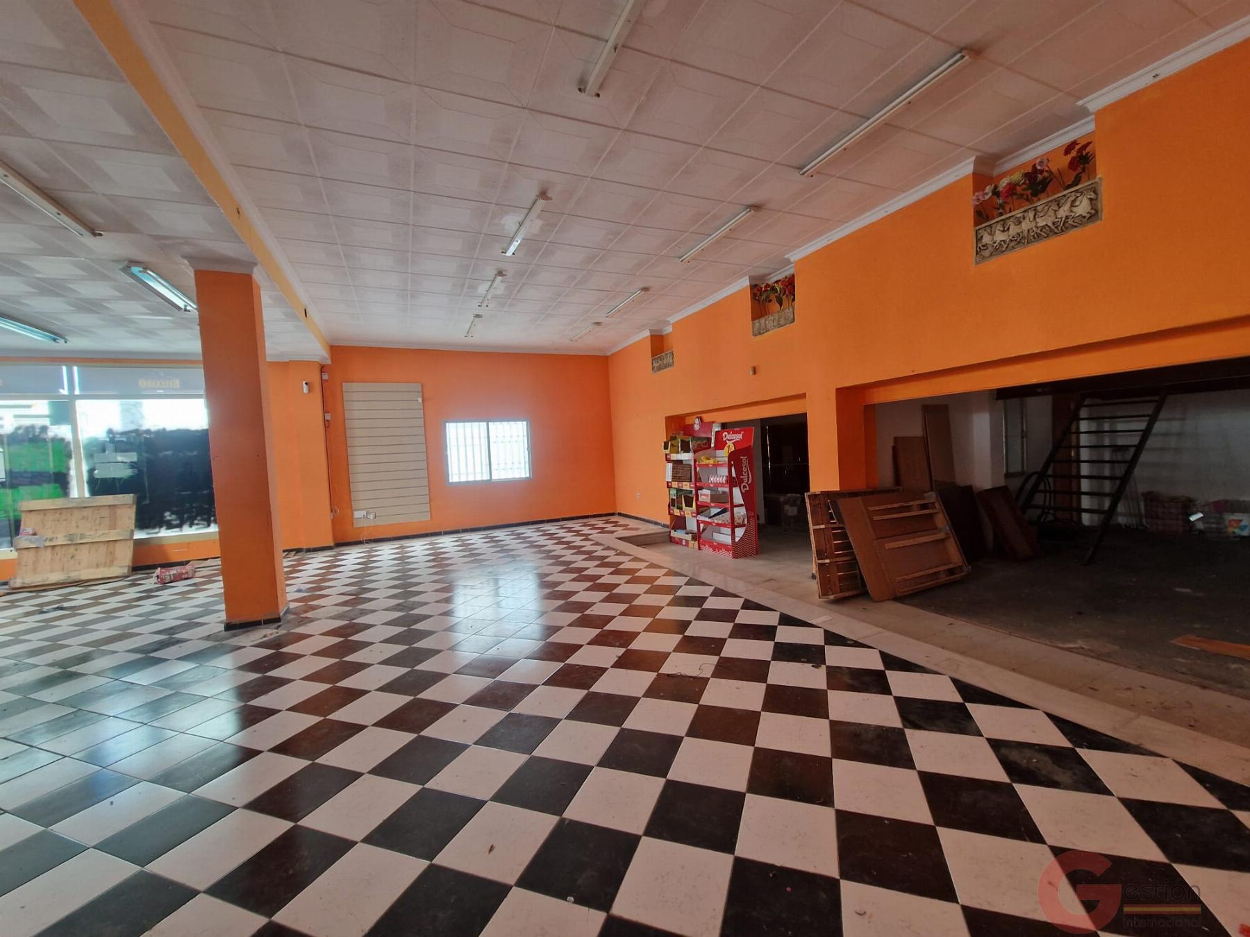 Venta de local en Salobreña