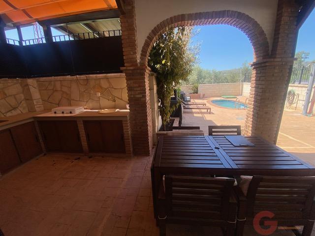 Venta de villa en Alcaucín