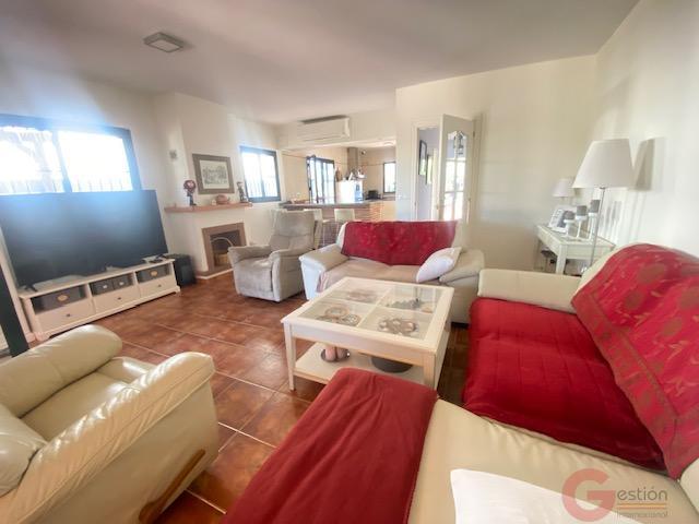 Venta de villa en Alcaucín