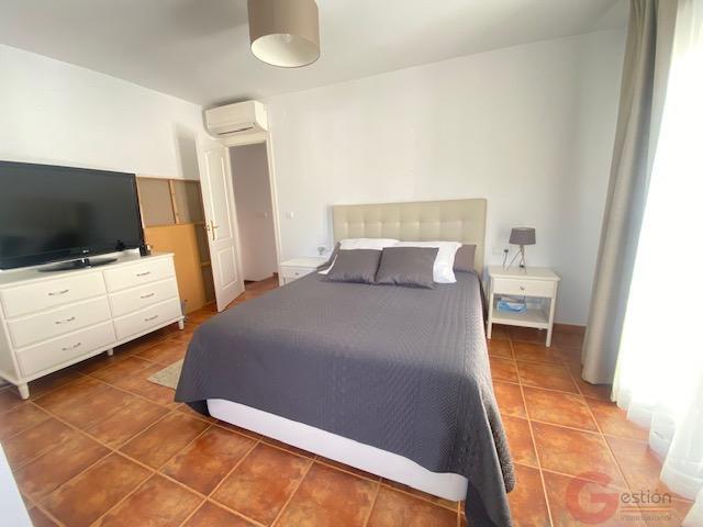Venta de villa en Alcaucín