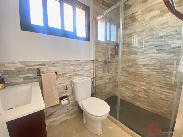 Venta de villa en Alcaucín