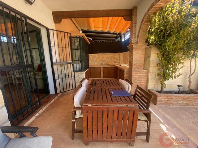 Venta de villa en Alcaucín