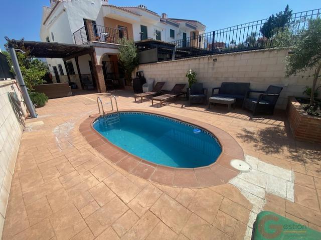 Venta de villa en Alcaucín
