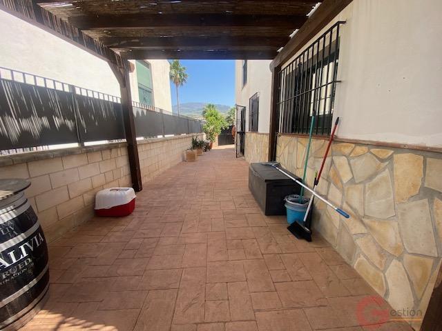Venta de villa en Alcaucín