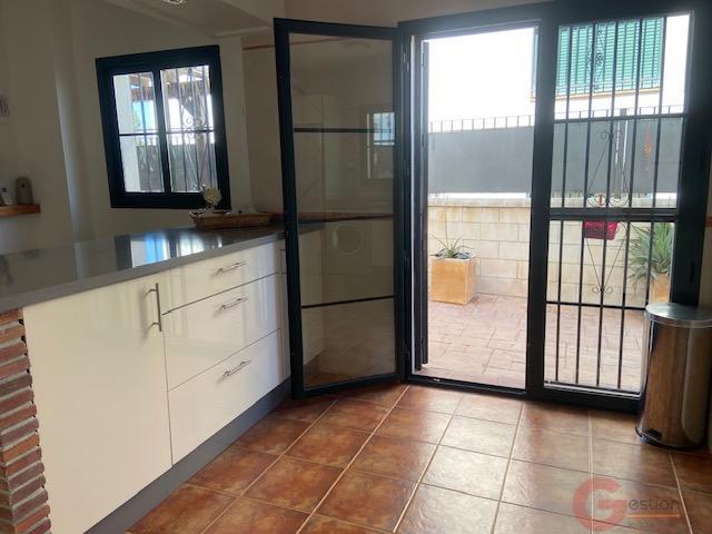 Venta de villa en Alcaucín