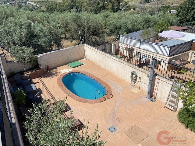 Venta de villa en Alcaucín