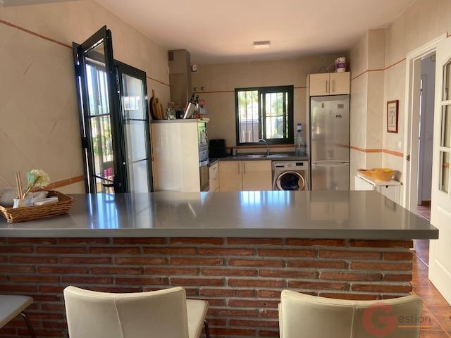 Venta de villa en Alcaucín